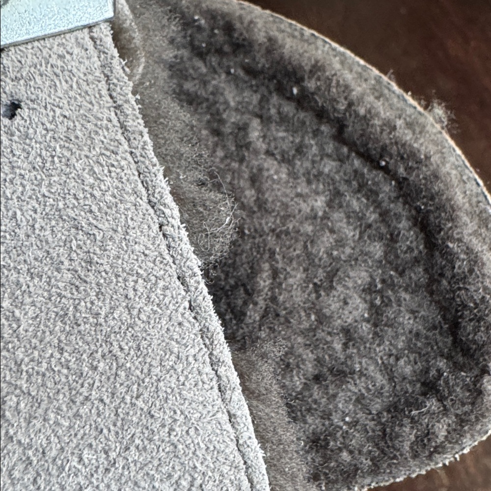 Birkenstock Arizona Split Teddy Rivet Logo. Size 36 (US 5.0). Very gently used. - Picture 12 of 12